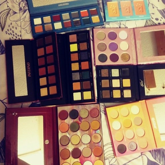 Makeup bundle - Picture 2 of 2